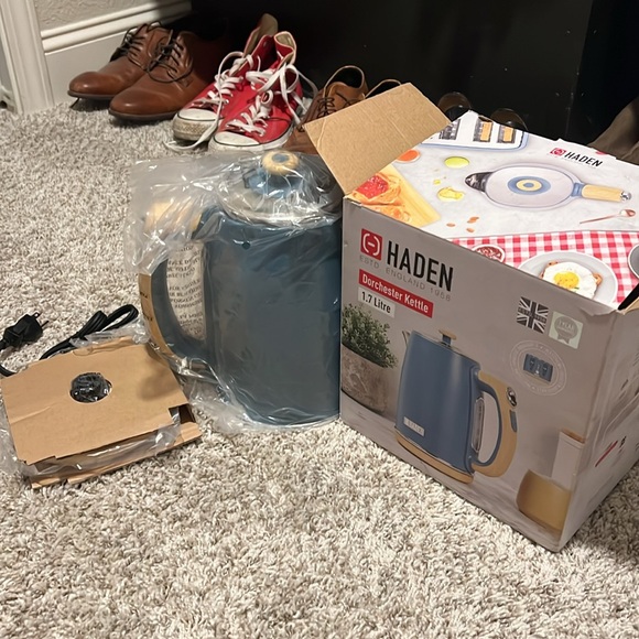 HADEN Dorchester Silt Stone Blue Electric Tea Kettle - Picture 4 of 7